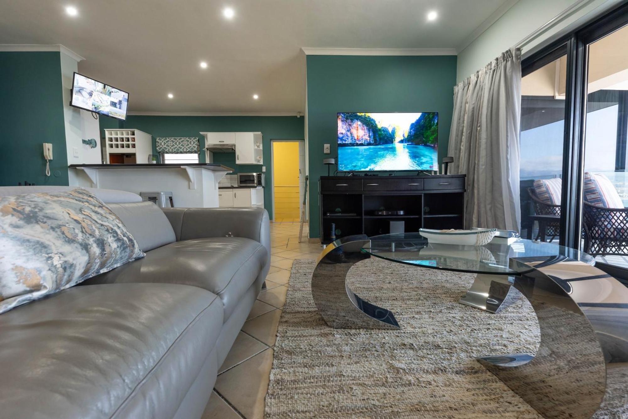 Ocean Views, Sleeps 6 In 3 Bedrooms, 3 Bathrooms