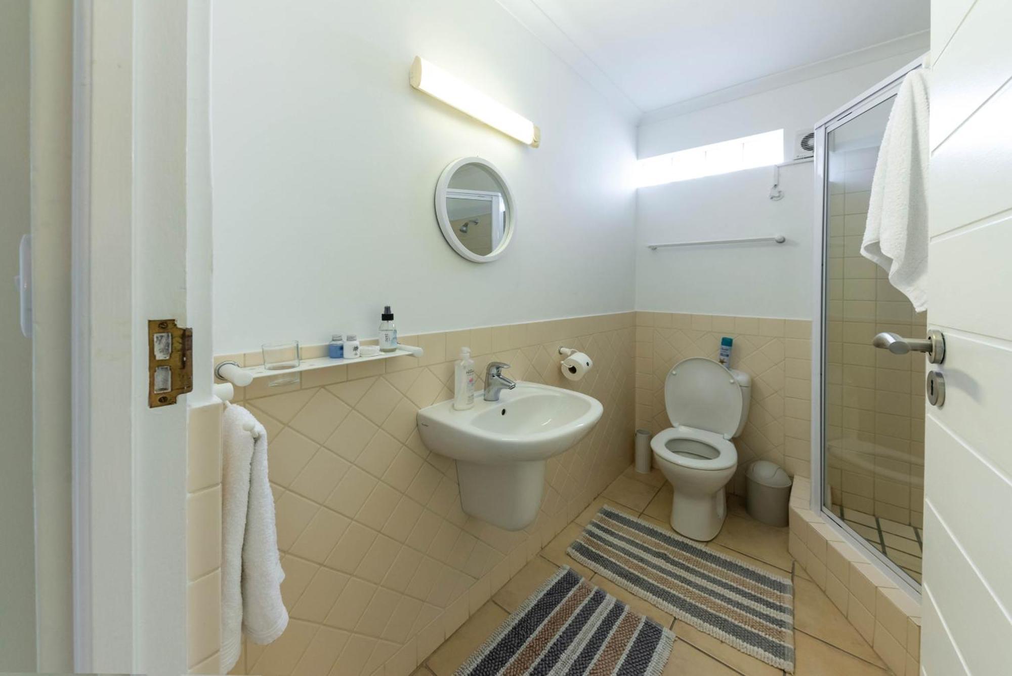 Ocean Views, Sleeps 6 In 3 Bedrooms, 3 Bathrooms